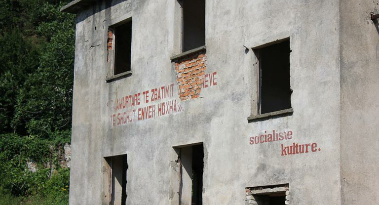 Albania- Edificio del regime