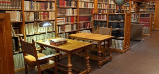 Biblioteche, tra polvere e tagli