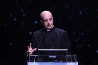 Monsignor Rino Fisichella, presidente del Pontificio Consiglio per la Promozione della Nuova evangelizzazione