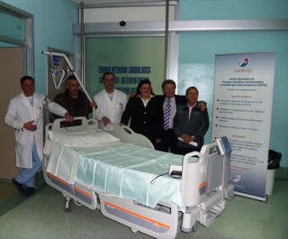 Donati sei letti elettrocomandati in cardiologia