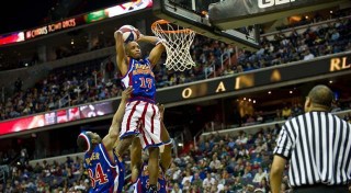 Gli Harlem tra spettacolo e solidarietà