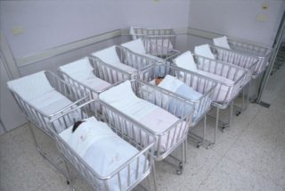 “Italia, infanzia a rischio estinzione: investire su giovani e genitorialità”