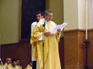 Mons. Gino Cilli, rettore uscente del Seminario regionale di Chieti, presenta don Luca