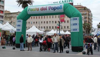 Il mondo, un arcobaleno di culture