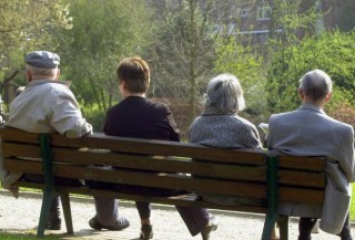 Anziani: “Ricoverarli negli istituti rivela mancanza di attenzione verso i deboli”