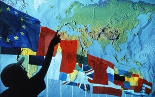 Europa: “Il suo futuro non è nelle istituzioni, ma nella società”