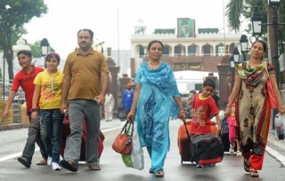 Rifugiati politici per continuare a credere