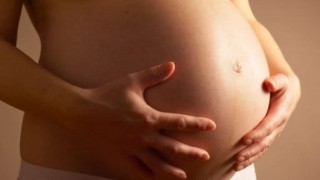 “Il Consiglio d’Europa condanni fermamente la maternità surrogata”