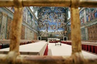 “Extra omnes”: martedì inizia il Conclave