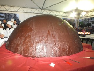 Assalto al parrozzo, celebrando D’Annunzio