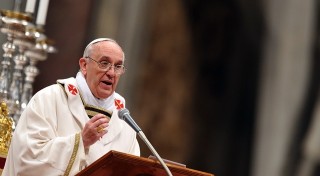 Papa Francesco alla Sacra Rota: “Snellire le procedure”