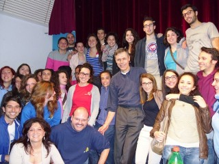 I gesuiti: “Tra la gente, al servizio della gente”