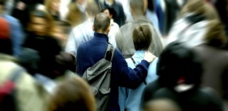 “La politica deve pensare alla gente”