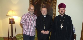 “Chiediamo tutti al Signore il dono della pace”