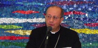 “Il politico ami il popolo, non l’escort di turno”