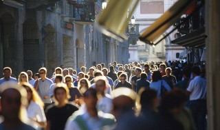 Sono 61 milioni i residenti in un’Italia a crescita zero