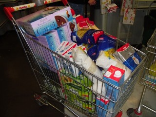 Novecento chili di alimenti donati al Banco Alimentare