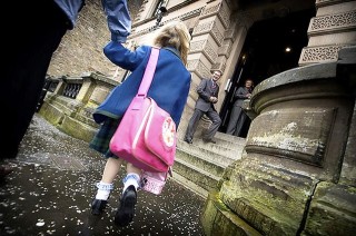 Covid-19: “11 milioni di ragazze rischiano di non tornare più a scuola”