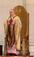 cardinale Angelo Comastri, arciprete della Basilica di San Pietro