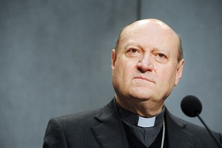 Cardinale Ravasi: “Dio non ci guarisce dal dolore, ci sostiene nella sofferenza”