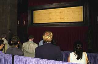 Nosiglia chiama “il popolo della Sindone”