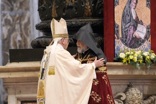 “Per i cristiani sia tempo di preghiera perché il sangue versato riporti l’unità”