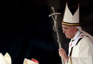 “Guardiamo il presepe che ci sfida a non dare nulla e nessuno per perduto”