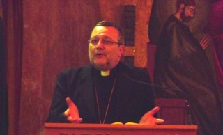 “Andiamo in profondità nella vita, non accontentiamoci della superficialità”