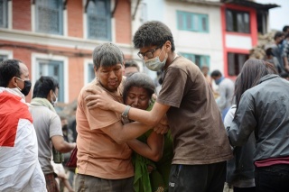 Terremoto in Nepal, almeno tremila i morti, scatta la solidarietà
