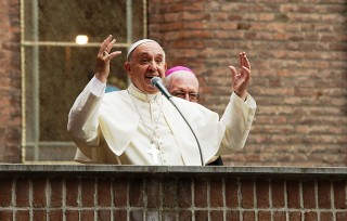 “No a economia dello scarto, idolatria del denaro e corruzione”