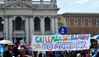 “Difendiamo i nostri figli”: oltre un milione di persone in piazza a Roma