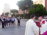 Monsignor Valentinetti benedice la città di Pescara