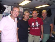 Da sinistra l‘aiuto regista don Simone Chiappetta affiancato dal regista Gianni Epifani e dai due assistenti