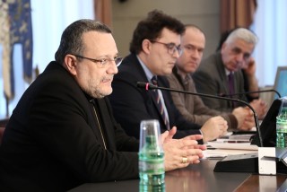 “Non speculiamo sulla sofferenza”