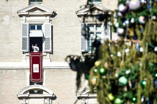 “Davanti al male spalanchiamo il cuore alla Parola di Dio perché non prevalga”