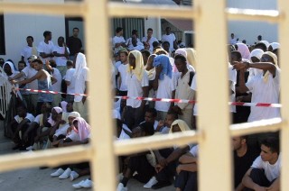 Reato di clandestinità: “Atteggiamento paradossale del Governo”