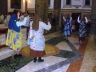 La danza con cui un gruppo di suore, di origine africana, hanno animato la liturgia d'offertorio