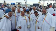 Alcuni dei sacerdoti presenti alla Gmg: da sinistra don Lorenzo DI Domanico, don Valentino Iezzi, don Paolo Sabatini, don Mauro Pallini e don Antonio Del Casale. Davanti don Marco Pagniello, don Luca Di Domizio e don Emilio Lonzi