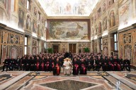 La foto di gruppo con i 300 parroci