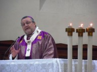 L‘arcivescovo Valentinetti pronuncia l‘omelia