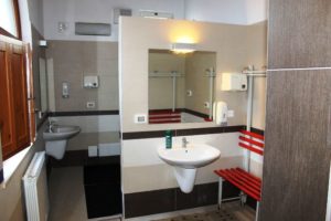 Senza fissa dimora: a Pescara riapre il servizio docce in via Gran Sasso