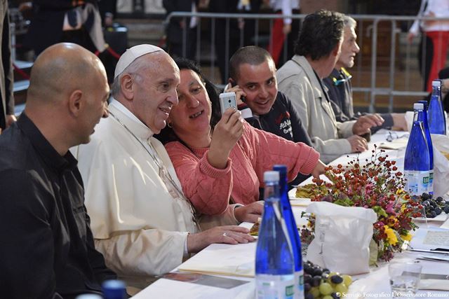 Comprendiamo Chi Sono I Veri Poveri Verso Cui Rivolgere Lo Sguardo La Porzione