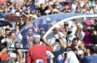 “Dio ci liberi da una vita piccola che gira intorni ai piccioli”