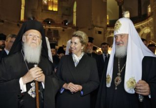 Ortodossi: Chiesa russa rompe la comunione eucaristica col Patriarcato ecumenico di Costantinopoli