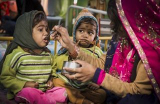 Fame nel mondo: “7 mila bambini morti ogni giorno, 2,7 milioni gli italiani bisognosi”