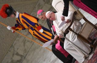 Papa Francesco: “Meglio essere atei che cristiani ipocriti”