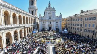 Stasera il rosario per l’Italia dal Santuario della Santa casa di Loreto