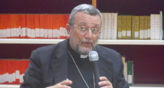 “La paura appartiene al demonio, si sconfigge con la mano tesa”