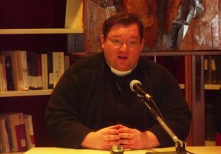 “Attraverso i miei occhi scorrono le lacrime dell’intera comunità”