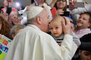 “La Chiesa mai si stanca di essere casa aperta ai cuori in ricerca”